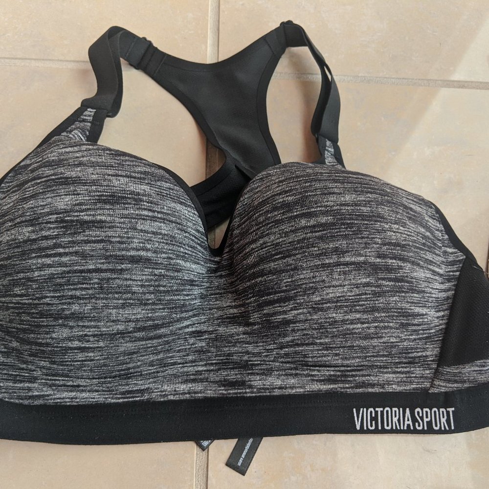 Victoria's Secret Incredible Sport Bra NWT 34D